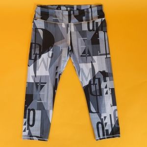 Fabletics Women Capri sport gym yoga L gray/black